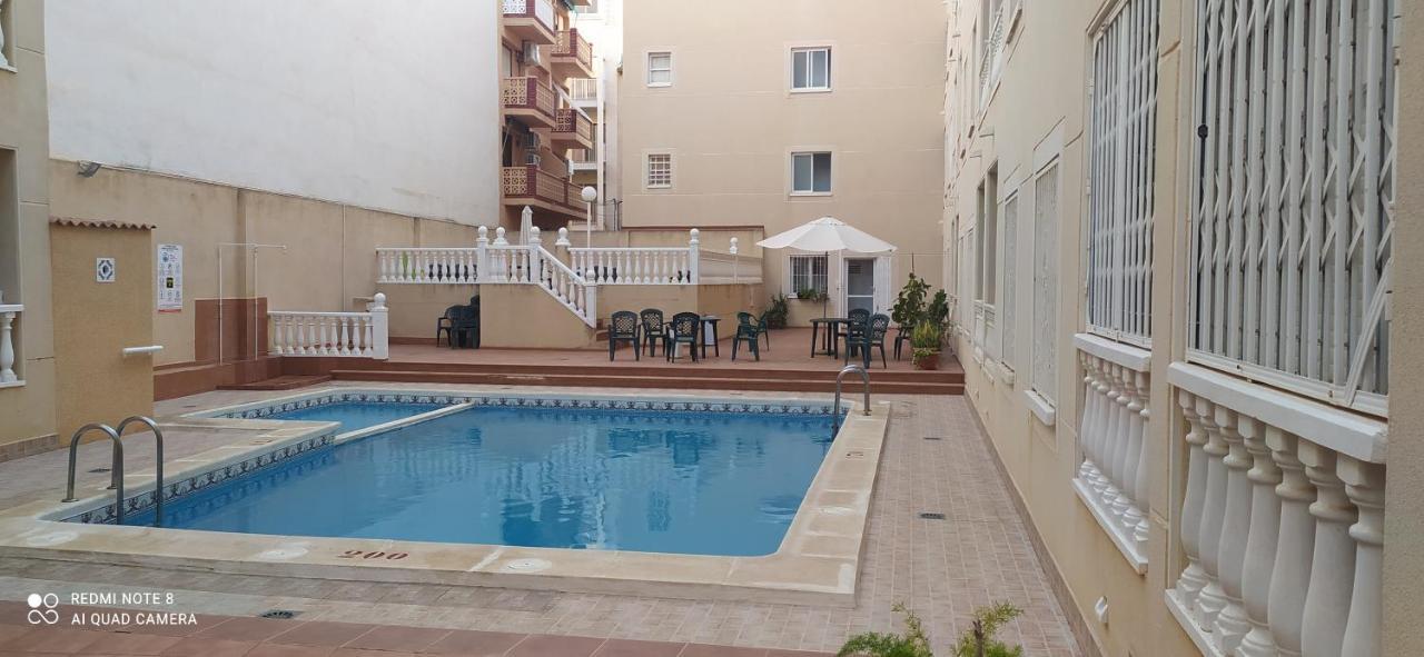 Estudio Wifi Bano 1 Sofa Cama Doble Piscina Playa 100Mts Torrevieja Bagian luar foto